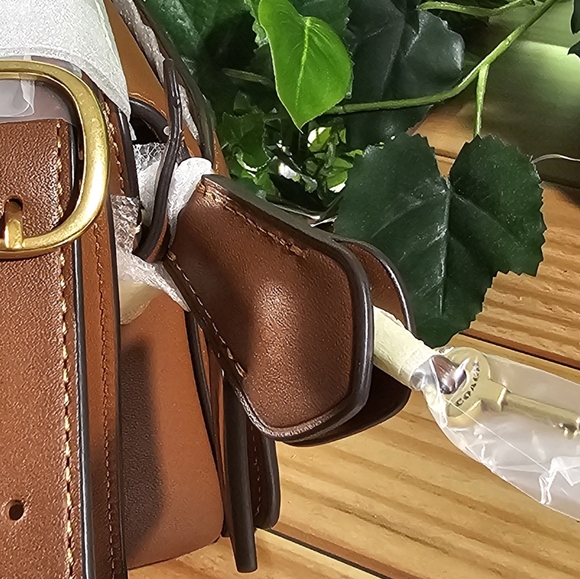 Coach Patches Studio 19 Bag Tan Leather NWT Coach C8078 here on itsasalesworld - Picture 10 of 13